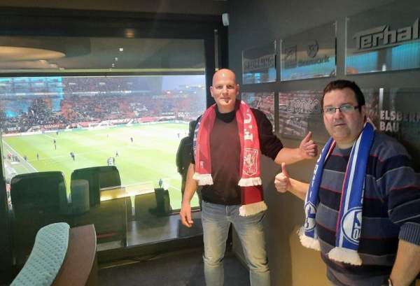 <p><strong>Deutsche Tukkerbox</strong><br>Wist je dat wij elke thuiswedstrijd, samen met onze collega's van Urenco Deutschland, te vinden zijn in de 'Duitse Tukkerbox' van FC Twente? <img src=