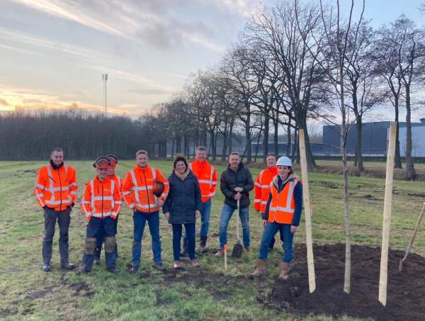 <p><strong>Social Impact: Voedselbos</strong><br>Er gebeurt van alles op het weiland naast ons terrein. Daar wordt momenteel namelijk een voedselbos aangelegd! <img src=